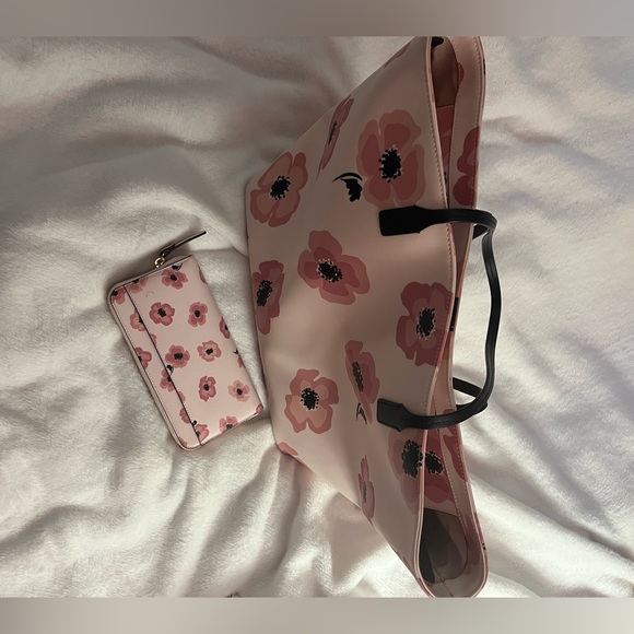 Kate Spade Purse and Matching Wallet - Picture 4 of 6